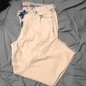 Acid wash ankle jeans